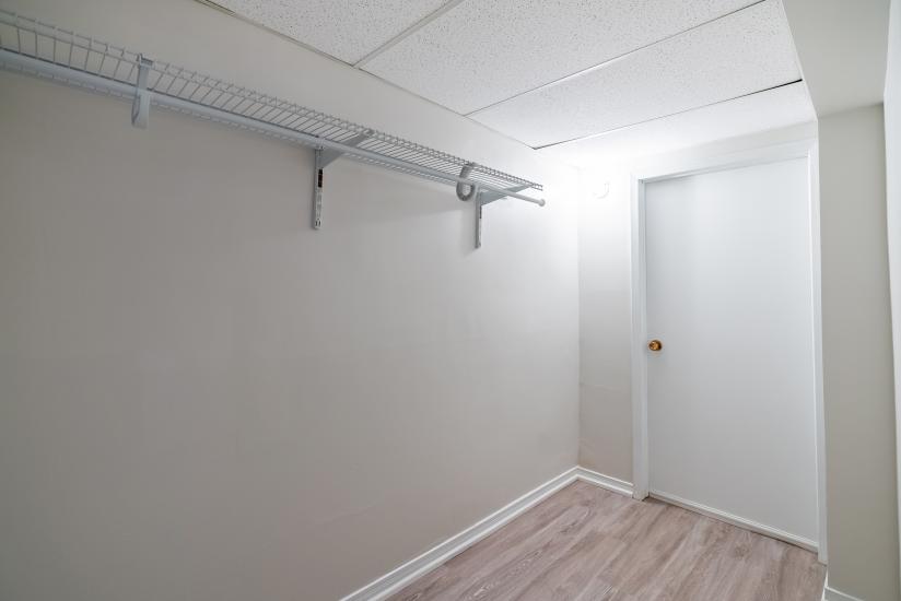 Property listing for 23 Lorne Ave., Ancaster, ON