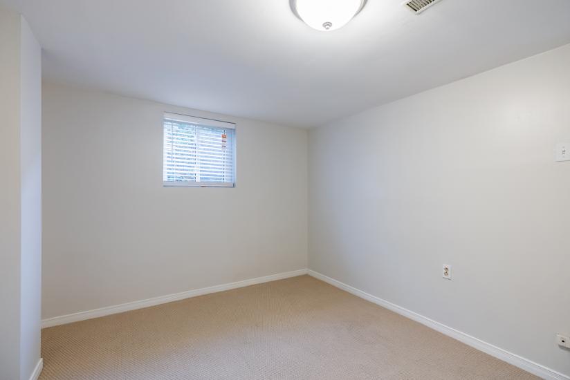 Property listing for 23 Lorne Ave., Ancaster, ON
