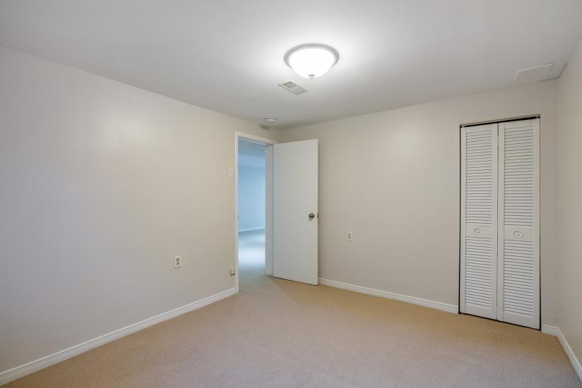 Property listing for 23 Lorne Ave., Ancaster, ON