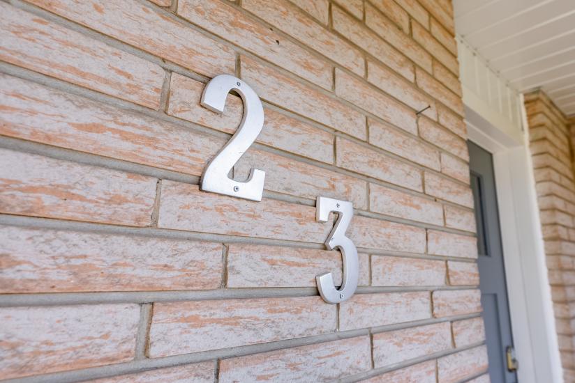 Property listing for 23 Lorne Ave., Ancaster, ON