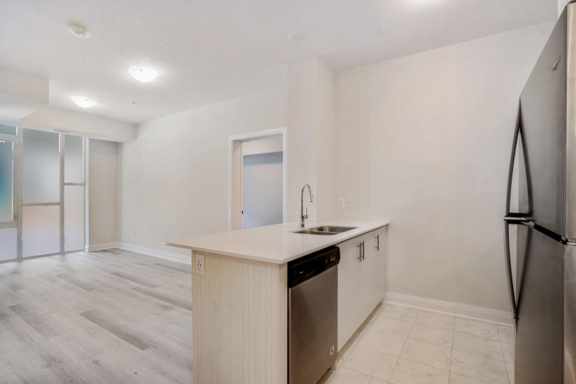 Property listing for #149-16 Concord Place, Grimsby, ON