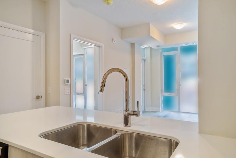 Property listing for #149-16 Concord Place, Grimsby, ON