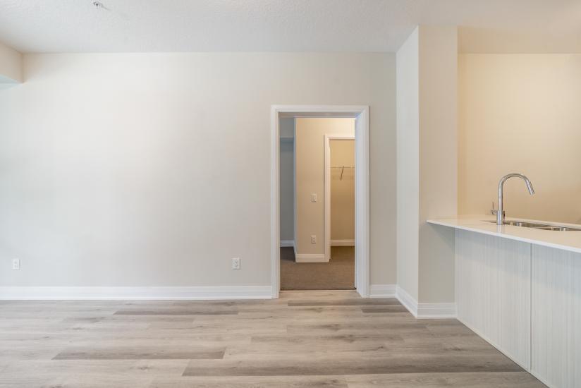 Property listing for #149-16 Concord Pl., Grimsby, ON