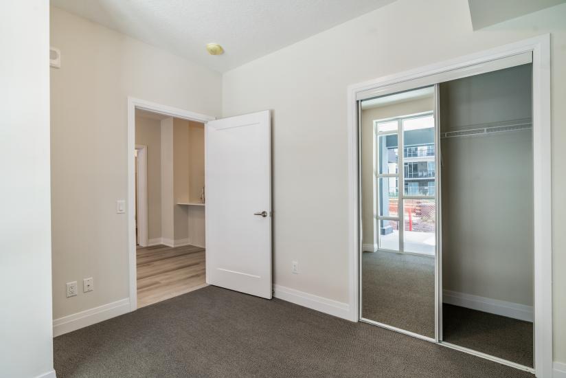 Property listing for #149-16 Concord Pl., Grimsby, ON