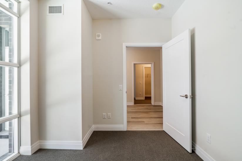 Property listing for #149-16 Concord Pl., Grimsby, ON