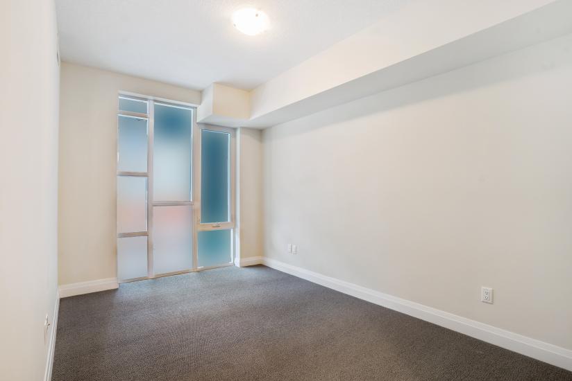 Property listing for #149-16 Concord Place, Grimsby, ON