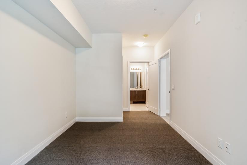 Property listing for #149-16 Concord Pl., Grimsby, ON