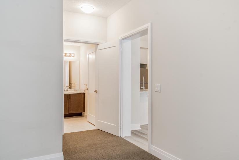 Property listing for #149-16 Concord Place, Grimsby, ON