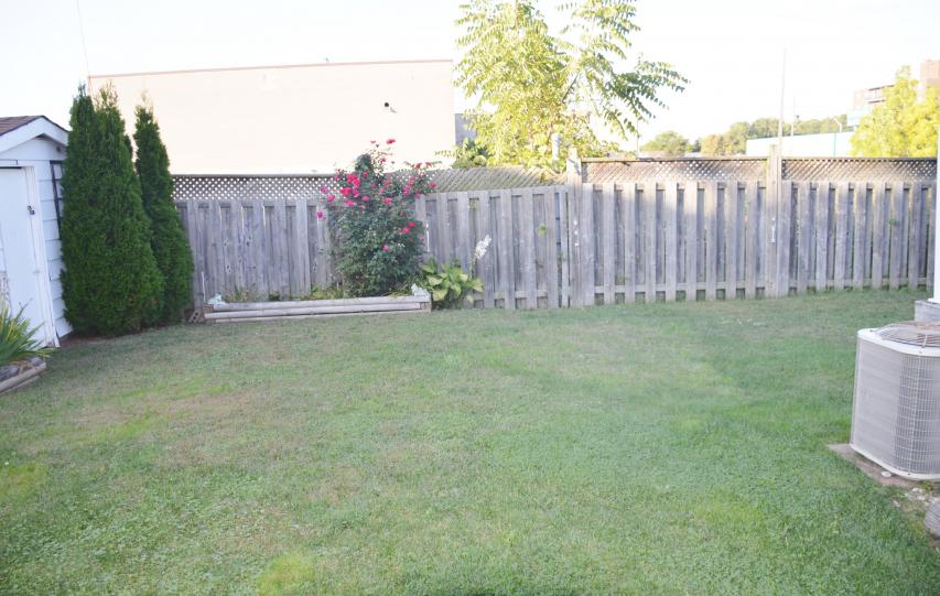 Property listing for 108 Mountain Ave. N., Stoney Creek, ON