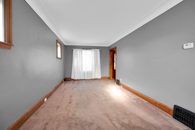 Property listing for #M-21 Tuxedo Ave. S., Hamilton, ON