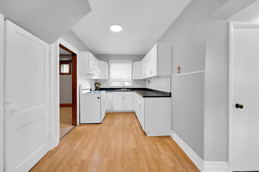 Property listing for #M-21 Tuxedo Ave. S., Hamilton, ON