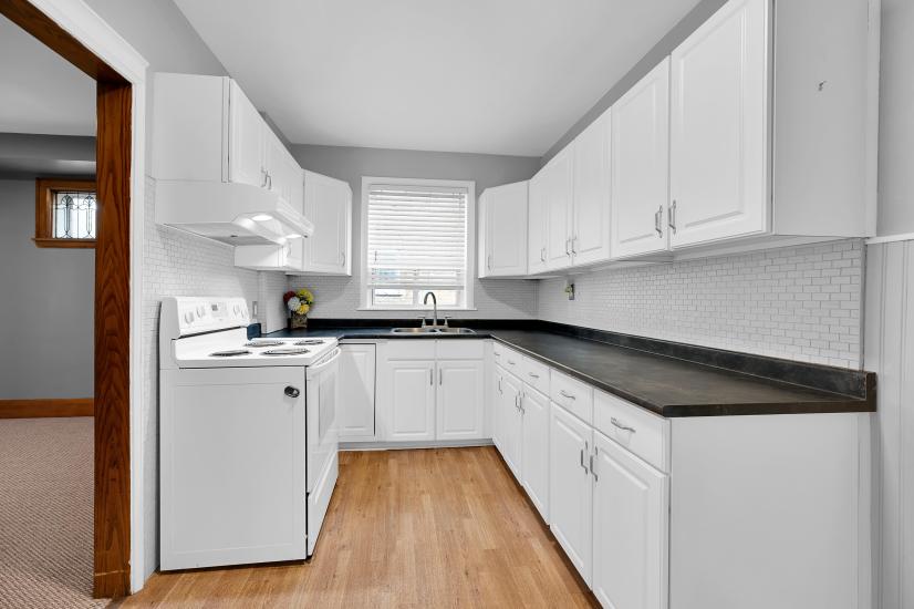 Property listing for #M-21 Tuxedo Ave. S., Hamilton, ON