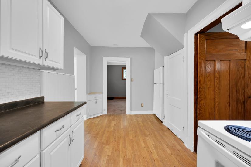 Property listing for #M-21 Tuxedo Ave. S., Hamilton, ON