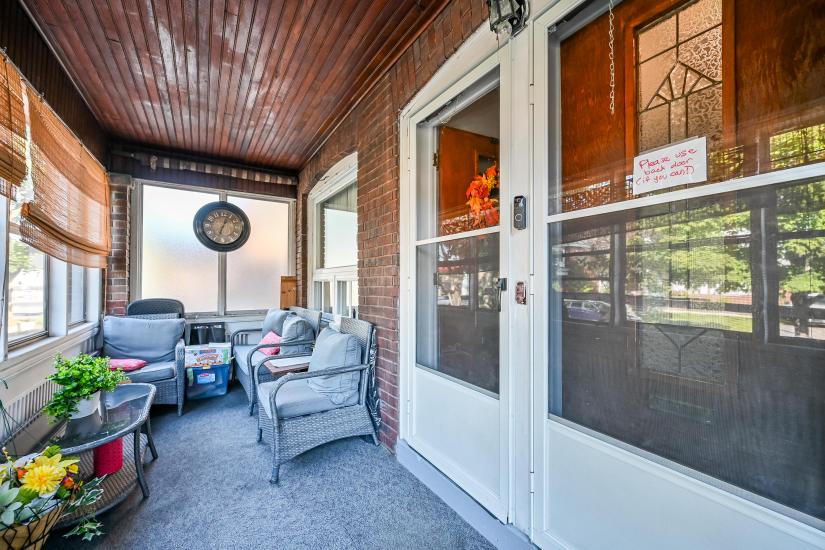 Property listing for #M-21 Tuxedo Ave. S., Hamilton, ON