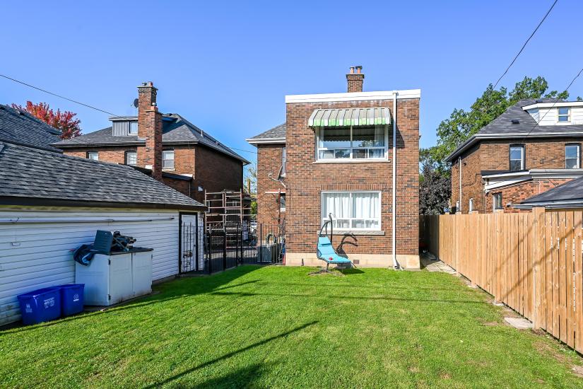 Property listing for #M-21 Tuxedo Ave. S., Hamilton, ON