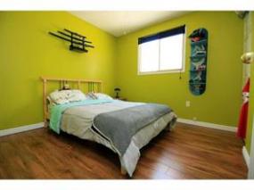 Property listing for 6 Spy Crt., Stoney Creek, ON