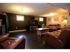 Property listing for 6 Spy Crt., Stoney Creek, ON