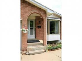 Property listing for 6 Spy Crt., Stoney Creek, ON