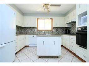 Property listing for 6 Spy Crt., Stoney Creek, ON