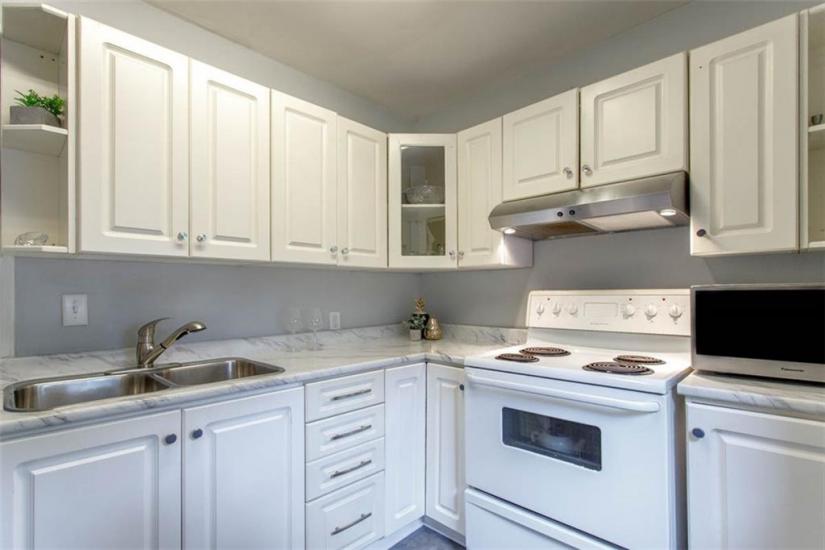 Property listing for #2-93 Grant Ave., Hamilton, ON