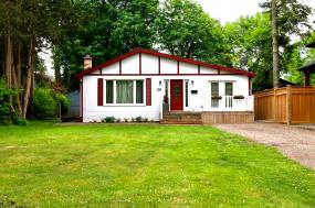 Property listing for 20 Brookside Ave., Ancaster, ON
