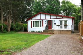 Property listing for 20 Brookside Ave., Ancaster, ON