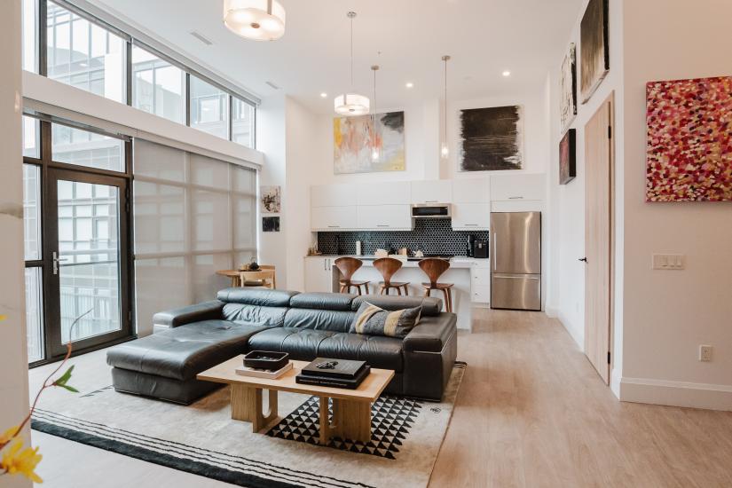 Property listing for #LPH13-118 King St. E., Hamilton, ON