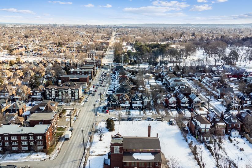 Property listing for 115 Balsam Ave S, Hamilton, ON