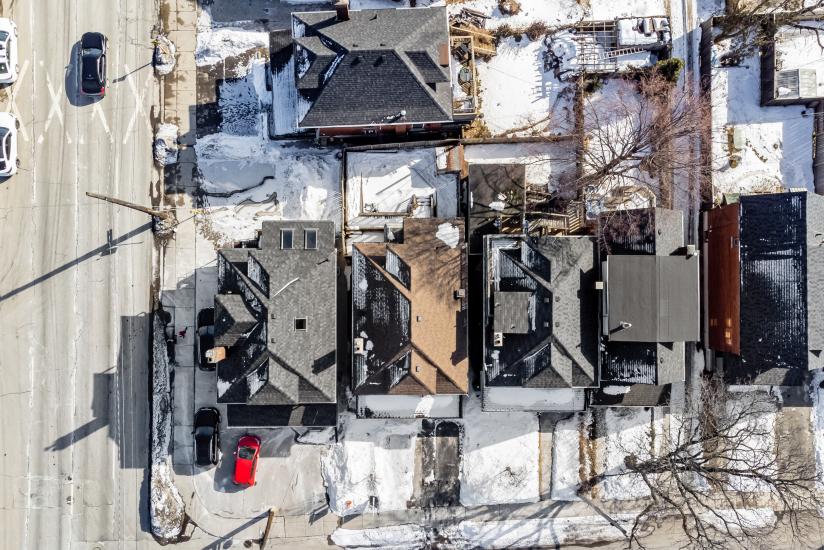 Property listing for 115 Balsam Ave S, Hamilton, ON