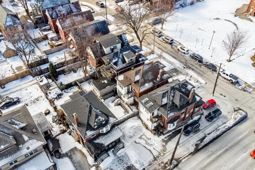 Property listing for 115 Balsam Ave S, Hamilton, ON