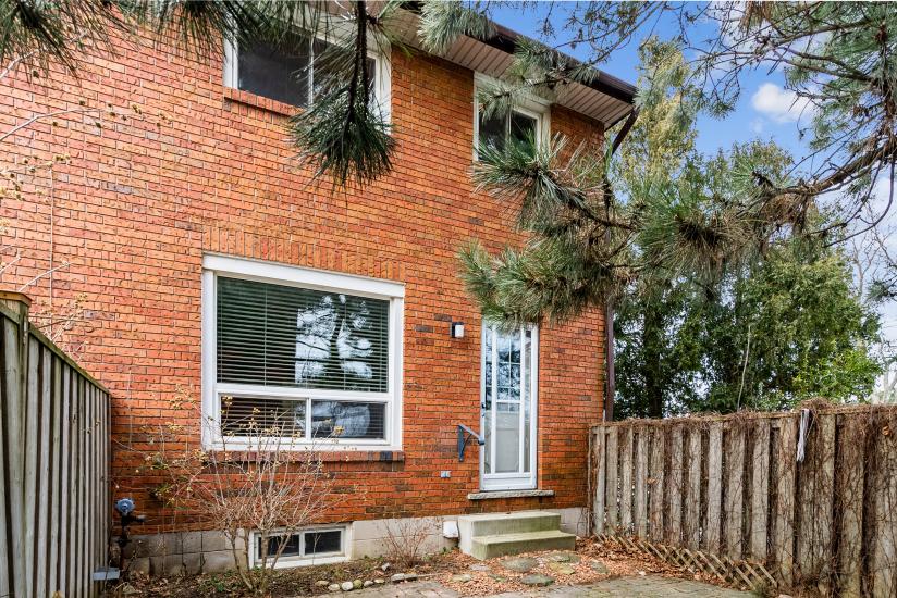 Property listing for #41-170 Lavina Cr., Hamilton, ON