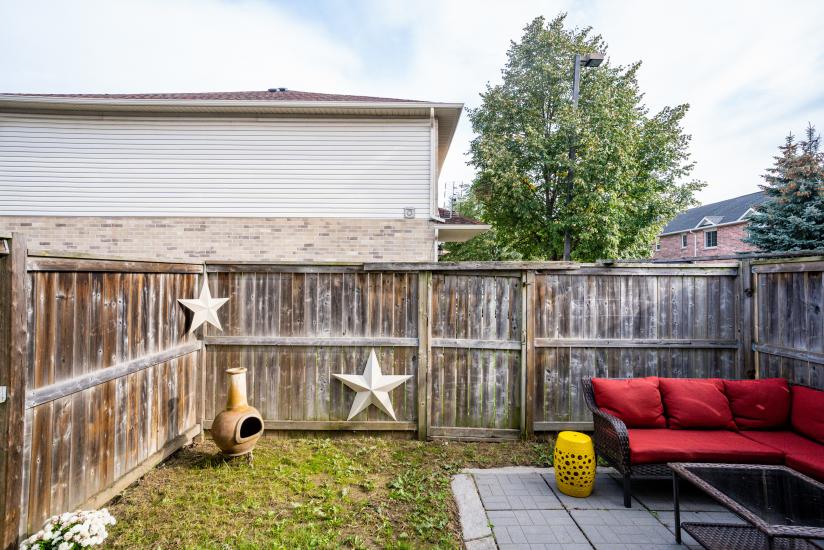 Property listing for #24-39 Pinewoods Dr., Stoney Creek, Ontario