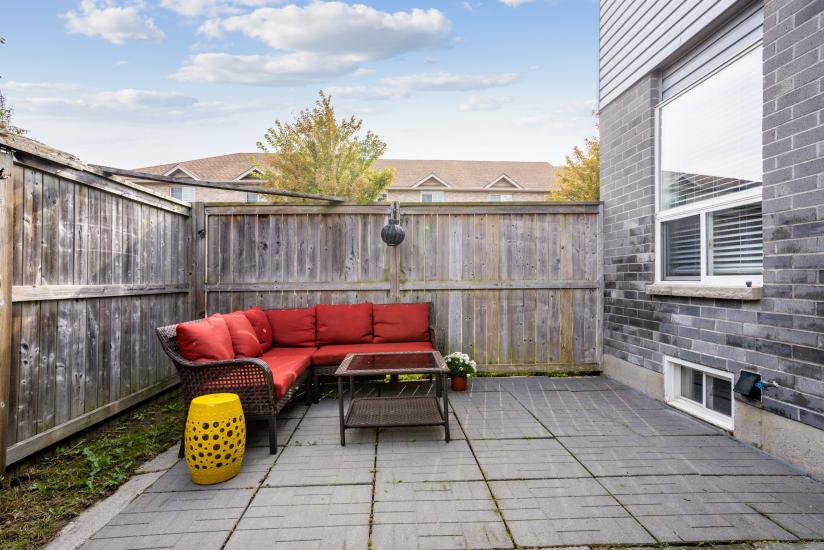 Property listing for #24-39 Pinewoods Dr., Stoney Creek, Ontario